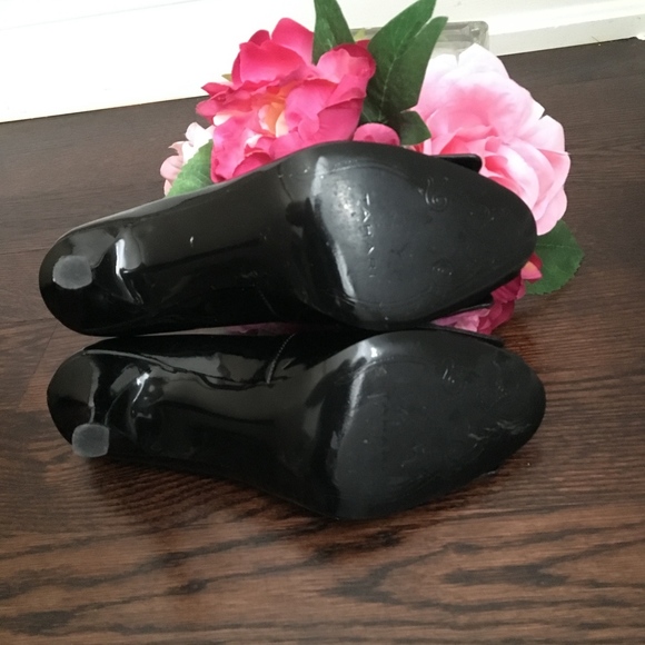 Tahari Peep Toe Fancy Pumps - Open Toe Black Pumps - Picture 6 of 7